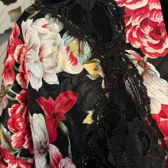 😍HOST PICK😍 SILKY SHINY BLACK RED & GOLD LONG SHORT SLEEVE ROBE KIMONO - Picture 5 of 9